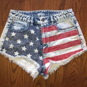 🌷2/$22 American Flag Shorts